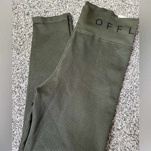 Three pairs of Aerie leggings size large - Picture 7 of 15